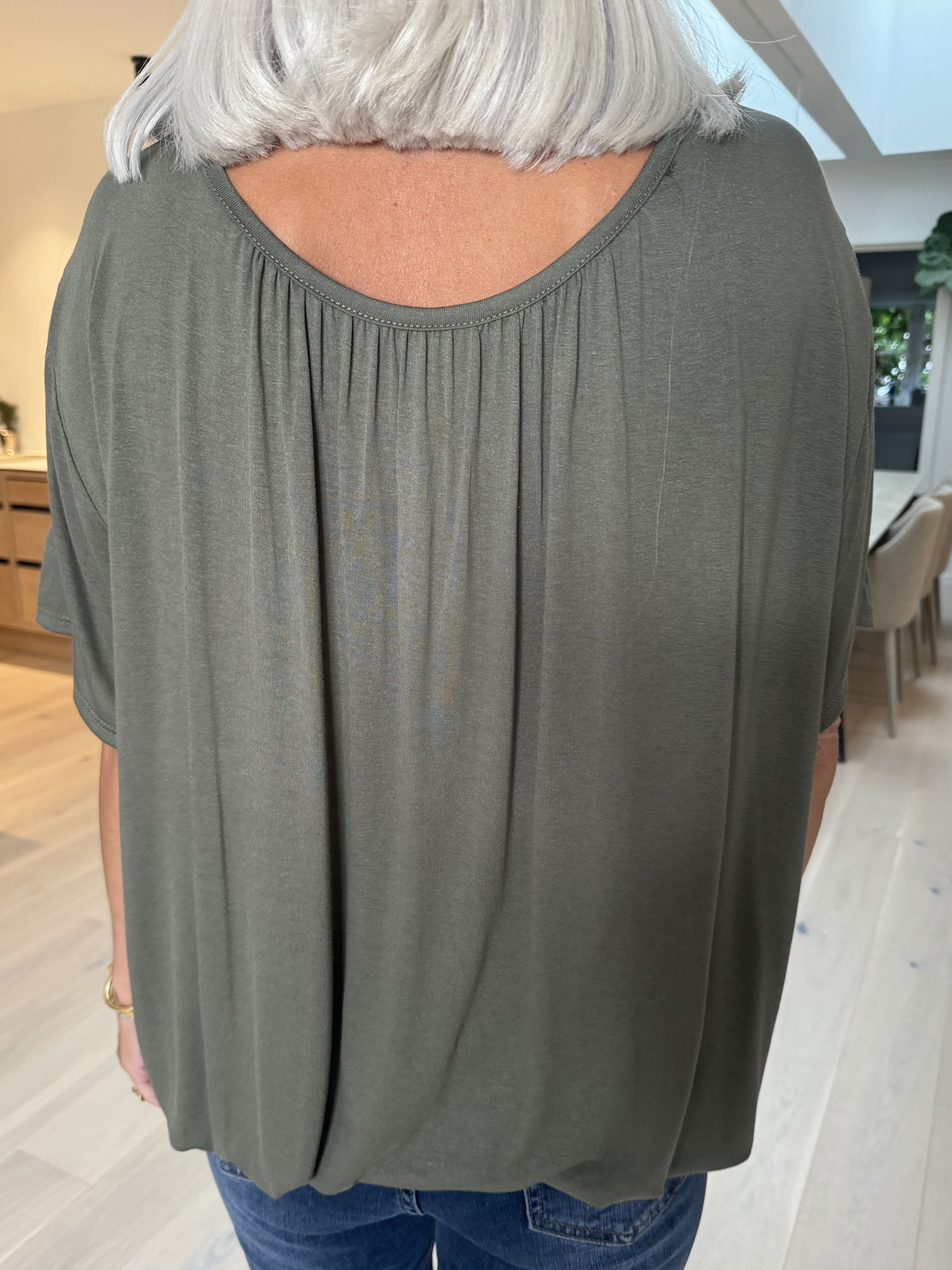 Miracle t-shirt - Basis t-shirt med elastik forneden (bestseller)